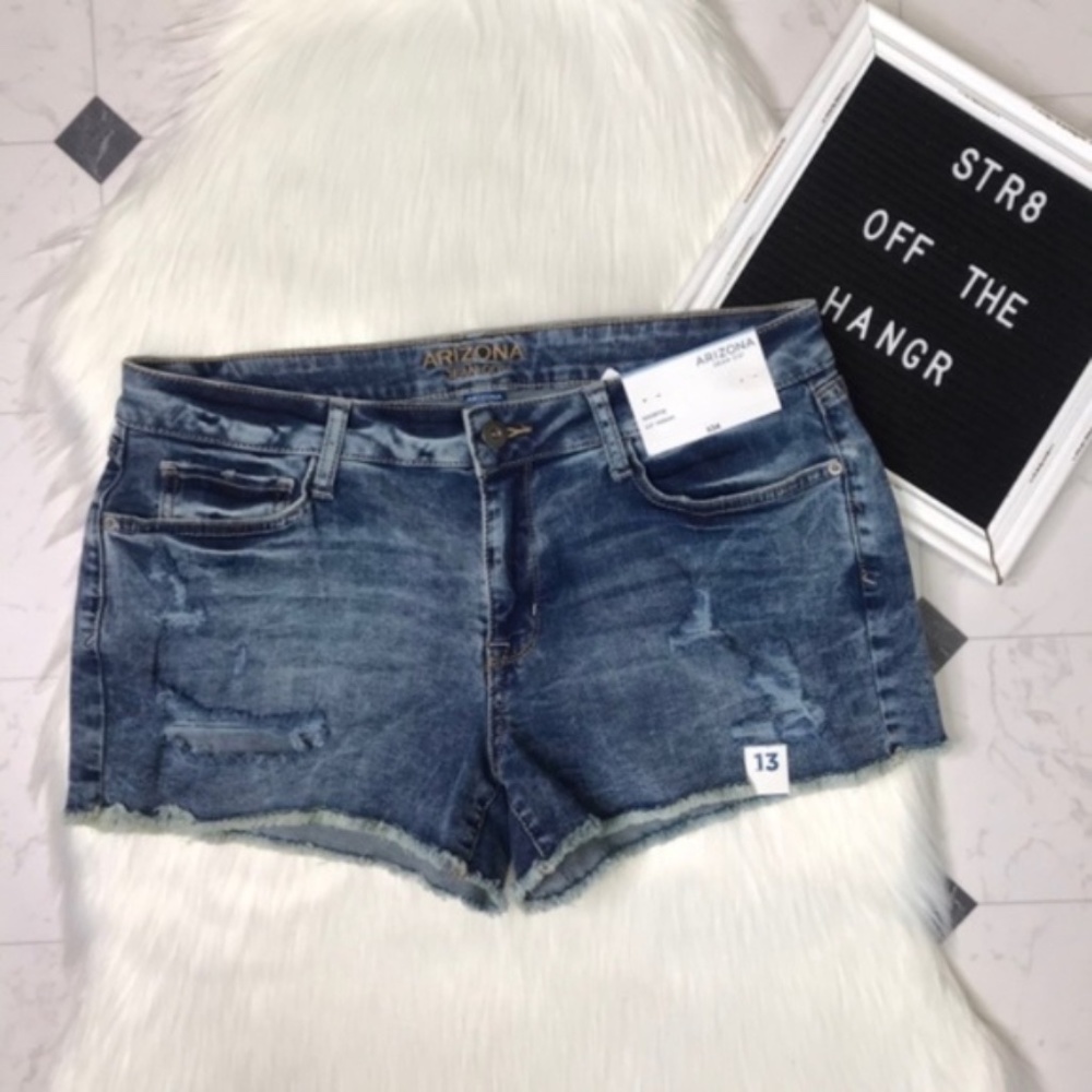 NWT Arizona Jean Company distressed shorts size 13